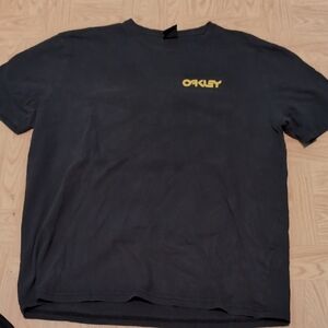 Oakley T-shirt